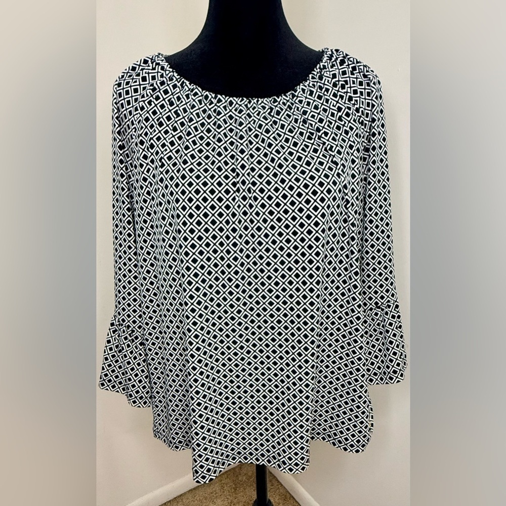 Michael Kors geometric chic preppy black white blouse 3/4 bell sleeves MK logo S